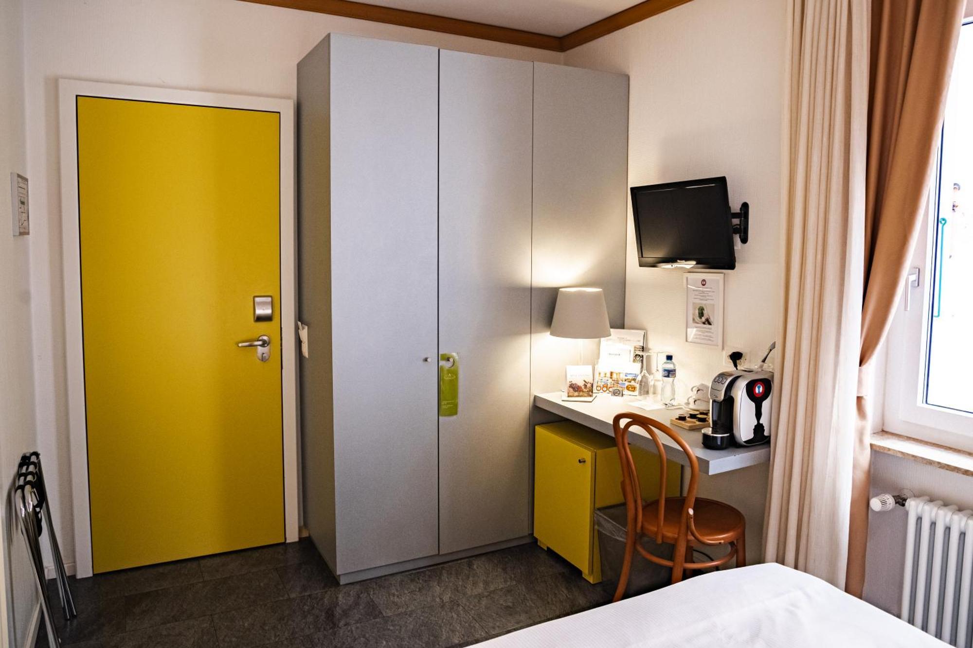 Albergo Carcani By Ketty & Tommy Ασκόνα Εξωτερικό φωτογραφία